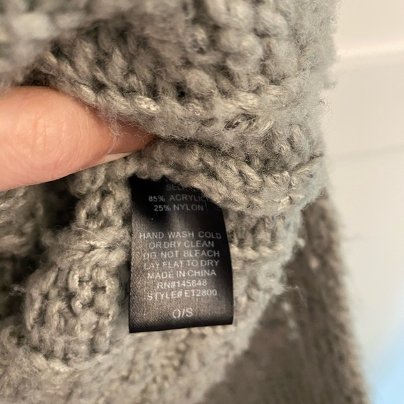 Mimi’s Gray chunky‎ sweater OS - Picture 5 of 5